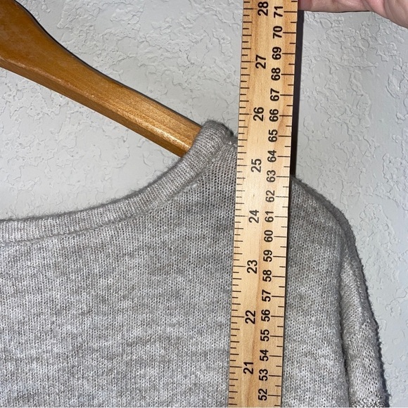 Liz claiborne oatmeal sequin striped sweater scoop neck long sleeve size medium - Picture 9 of 10